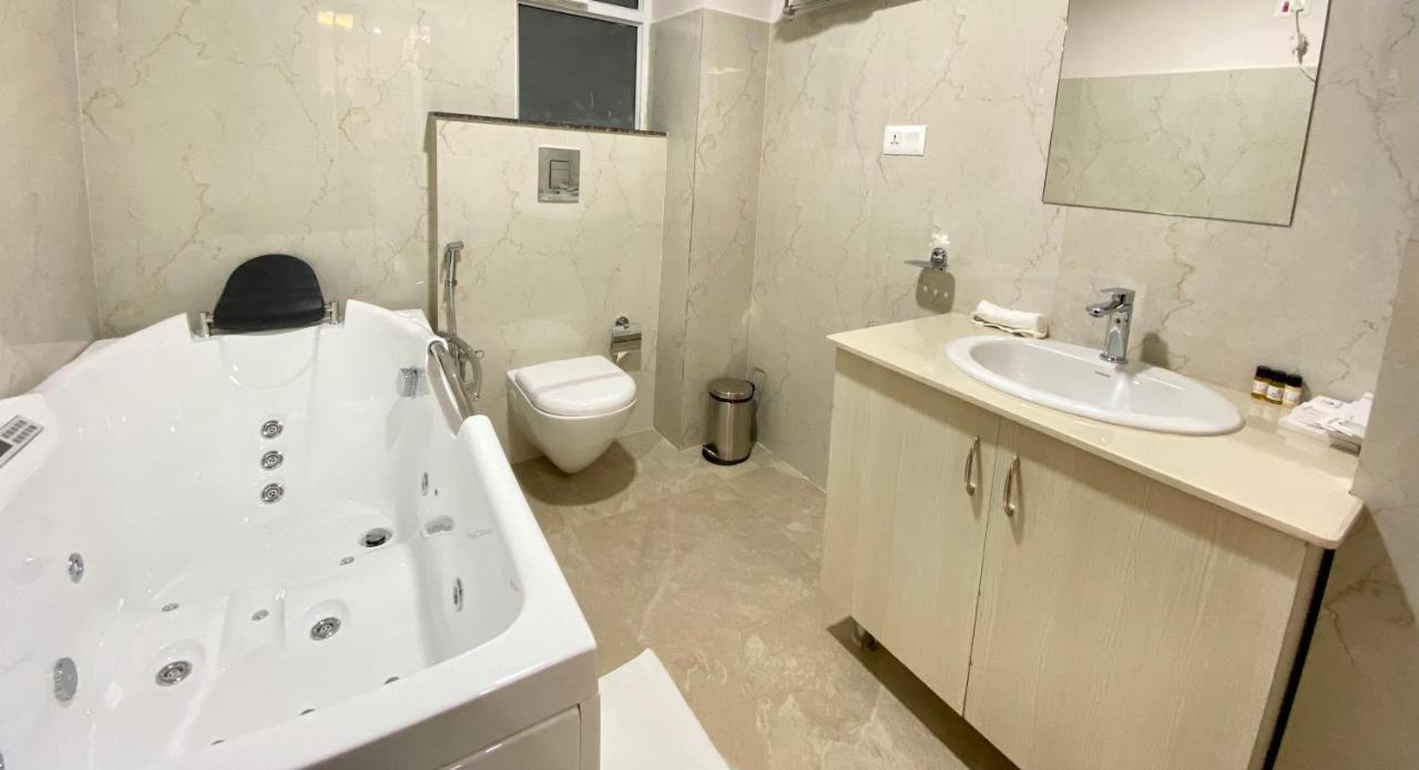Hotel Imolesh Имфал Екстериор снимка
